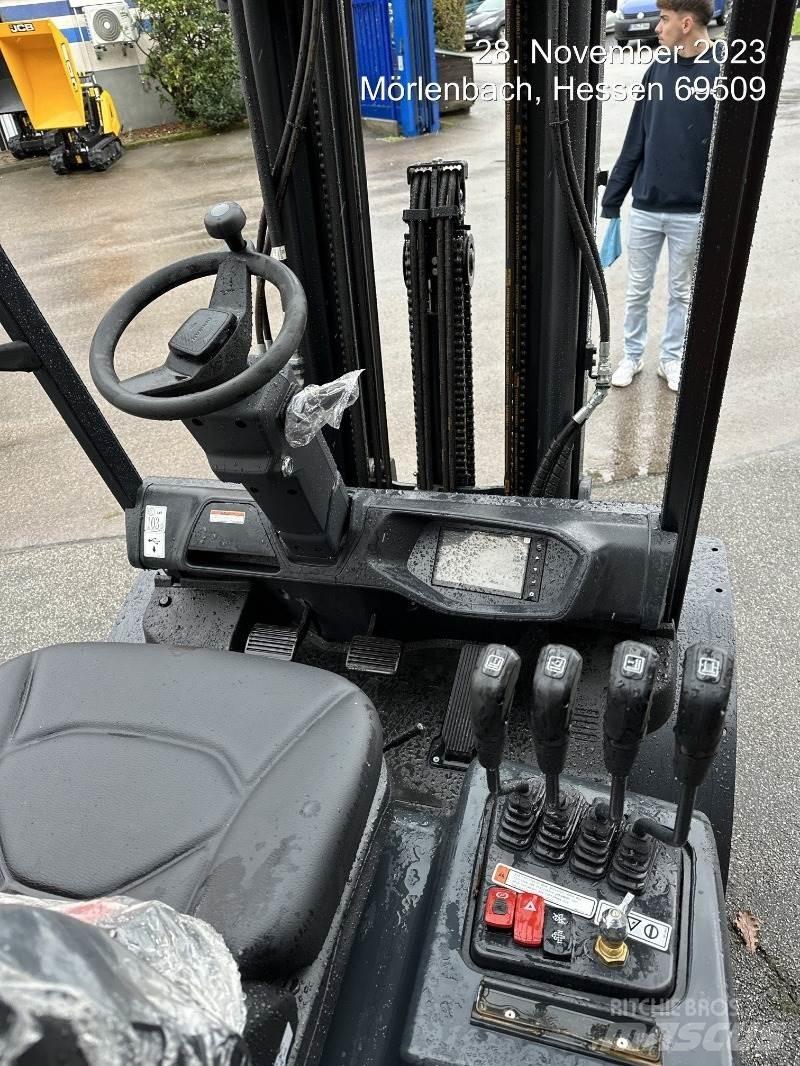 Doosan D30NXS Diesel Forklifts