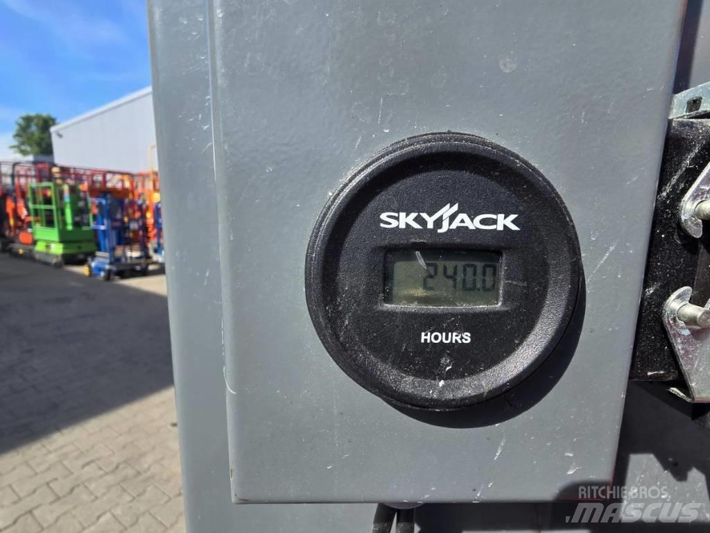 SkyJack SJ 16 Vertical mast lifts