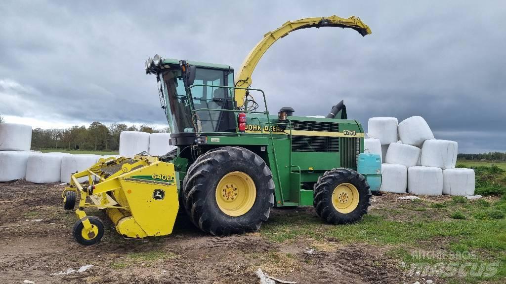 John Deere 6750 Forage Harvester