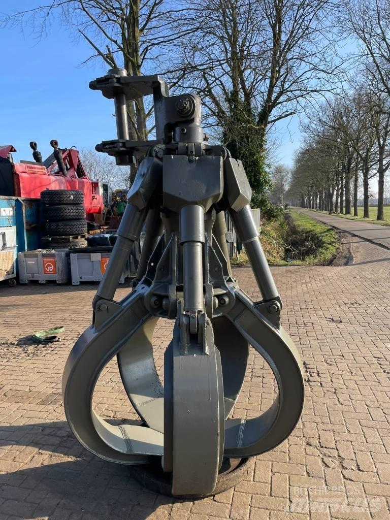 Fuchs HDMS 800 Waste / Industry Handlers