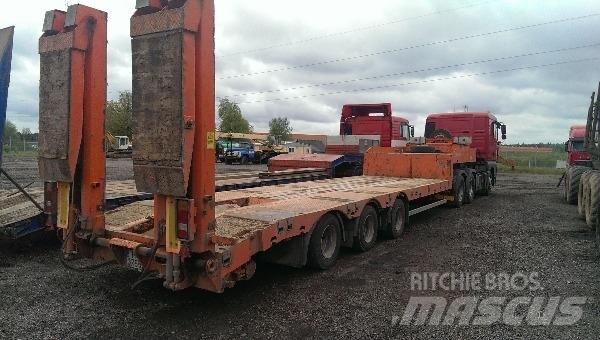 Möslein STR 3 Lowboy Trailers