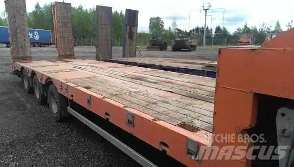 Möslein STR 3 Lowboy Trailers