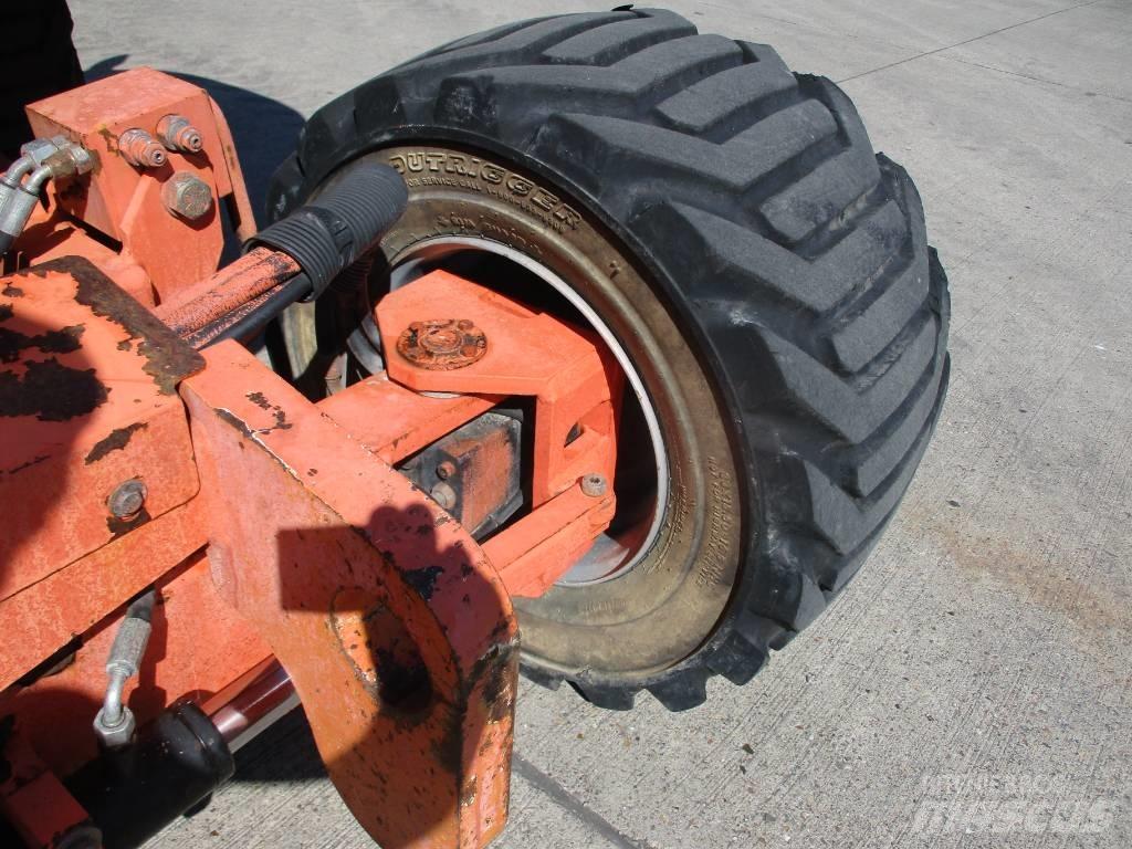JLG 450 AJ (895) Compact self-propelled boom lifts