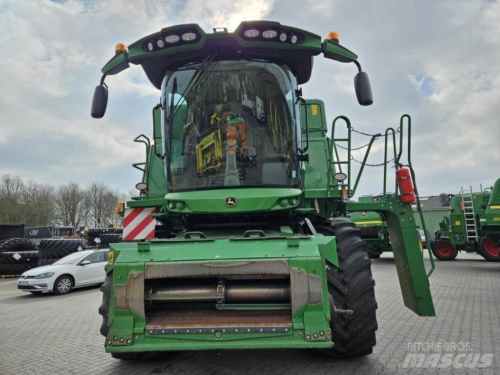 John Deere T560I Combine Harvesters