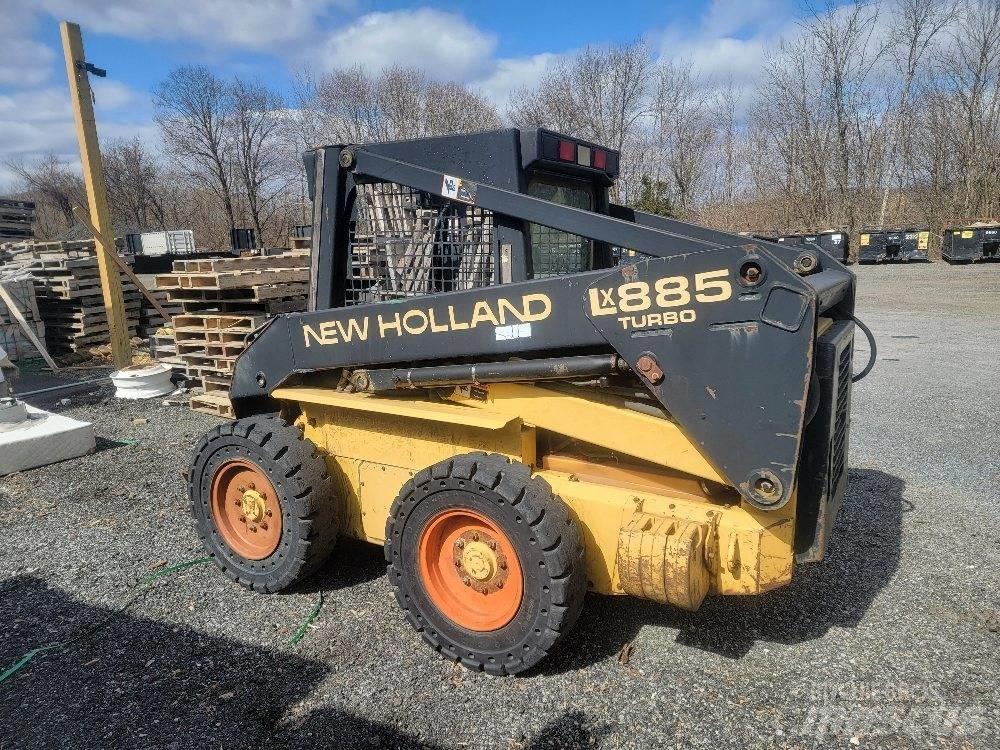 New Holland LX 885 Skid Steer Loaders