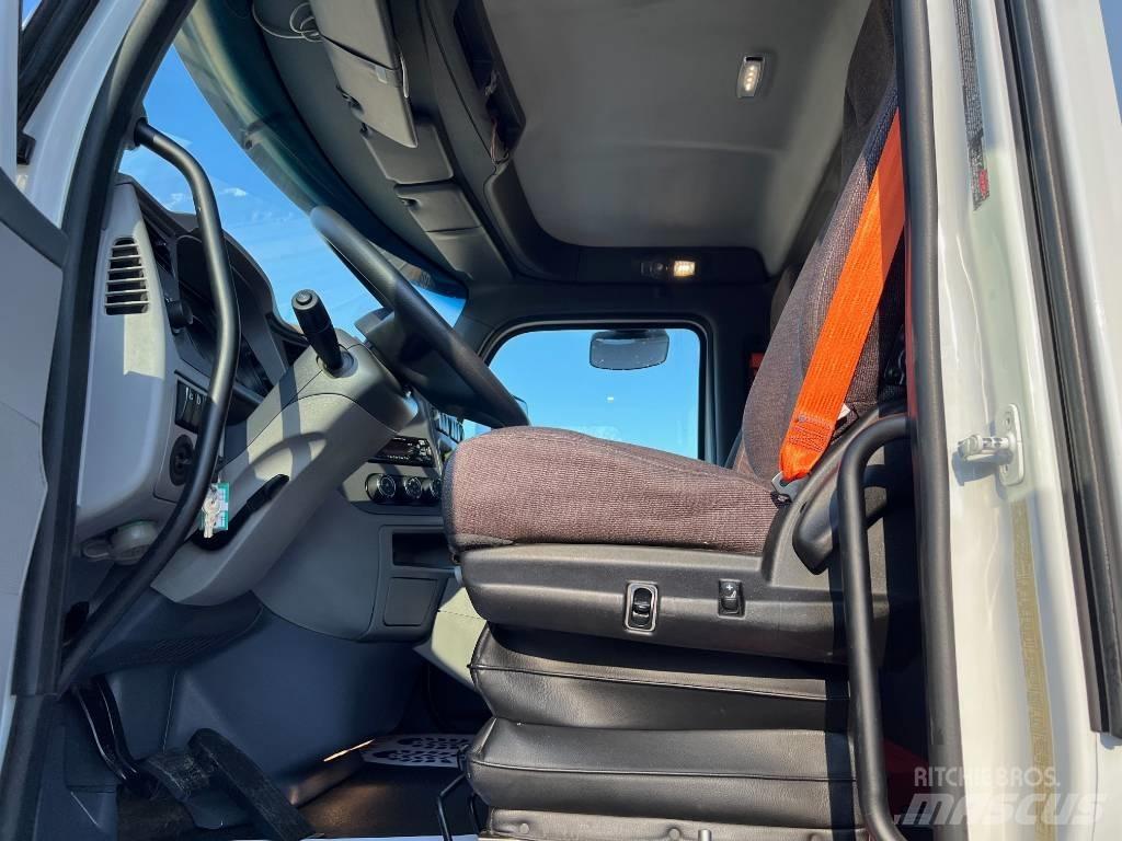 Peterbilt 579 Conventional Trucks / Tractor Trucks