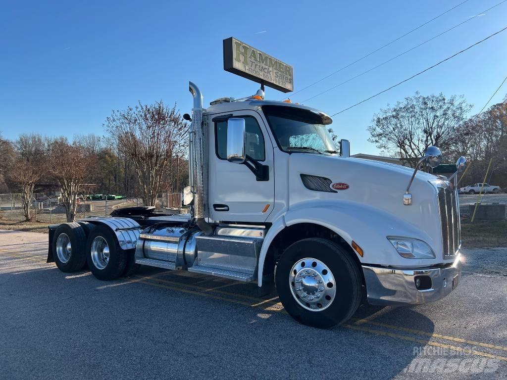 Peterbilt 579 Conventional Trucks / Tractor Trucks