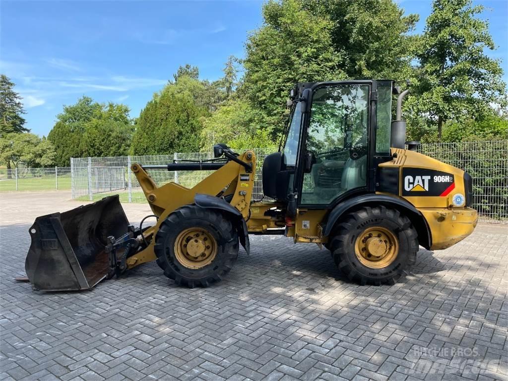 CAT 906H2 Wheel Loaders