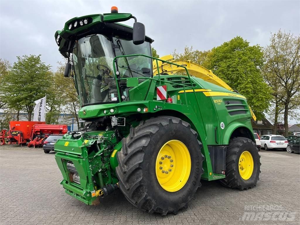 John Deere 8500 Forage Harvester