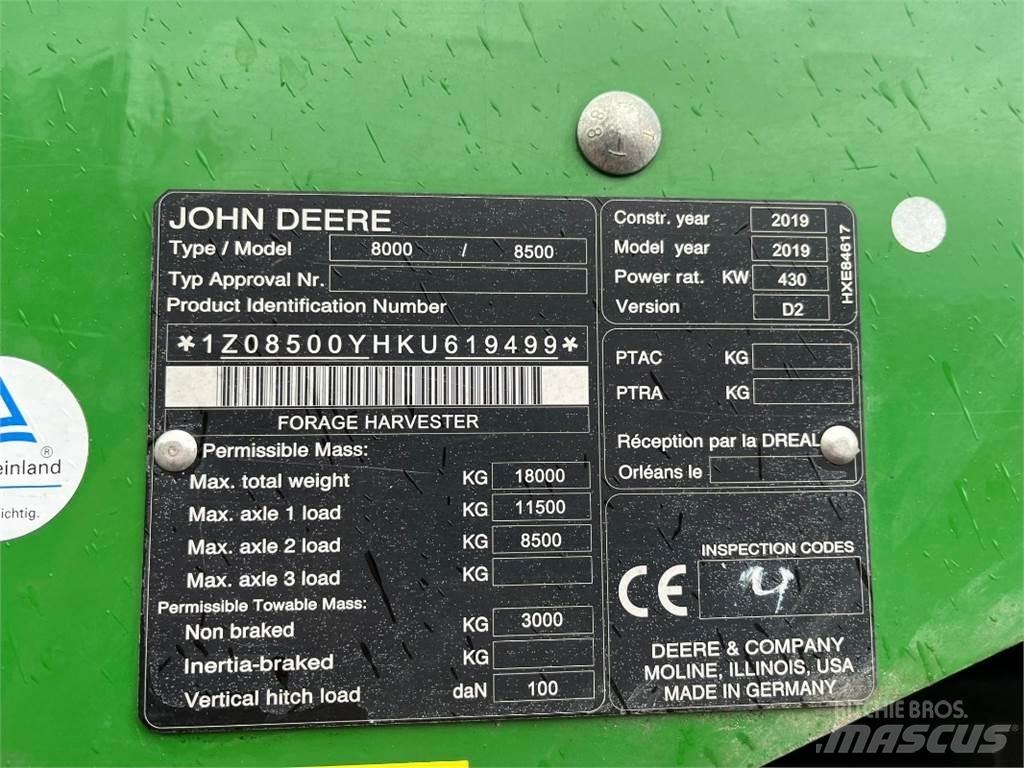 John Deere 8500 Forage Harvester