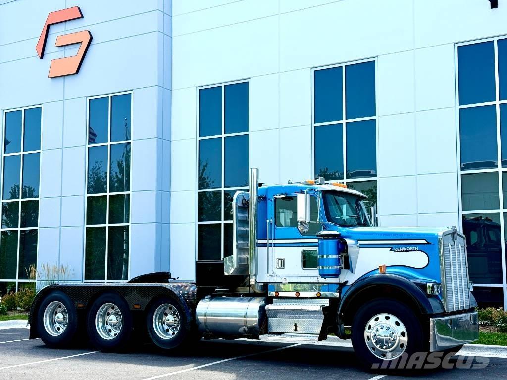 Kenworth W 900 Conventional Trucks / Tractor Trucks