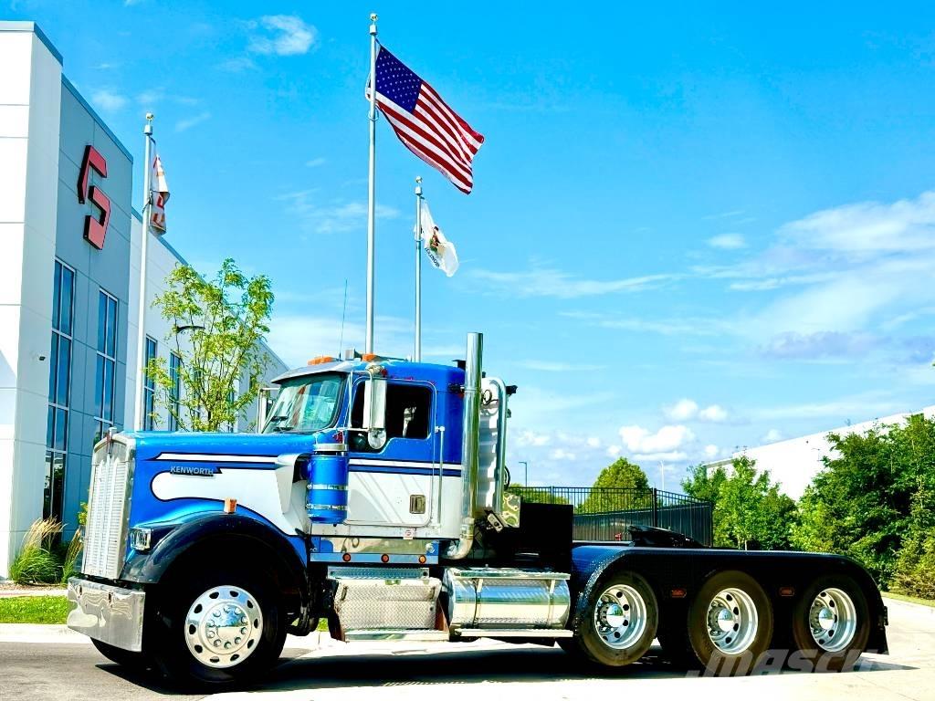 Kenworth W 900 Conventional Trucks / Tractor Trucks