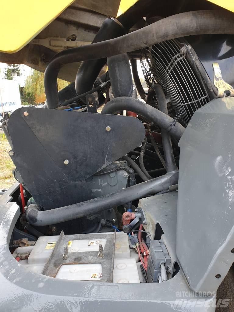 Liebherr L 524 Wheel Loaders
