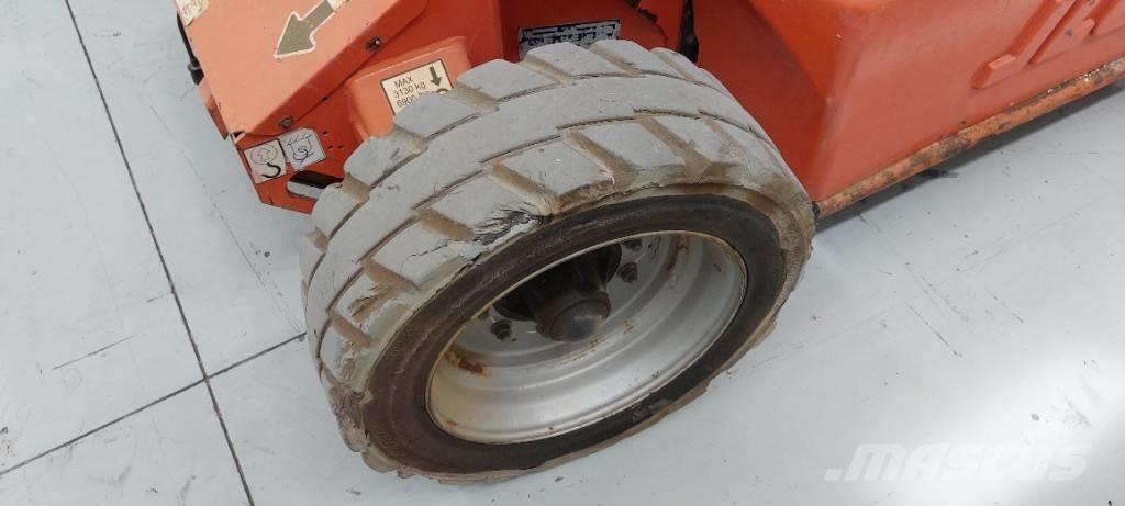 JLG E 450 AJ Articulated boom lifts