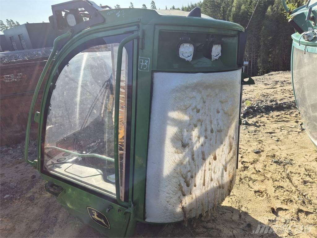 John Deere 1270G Cabins and interior