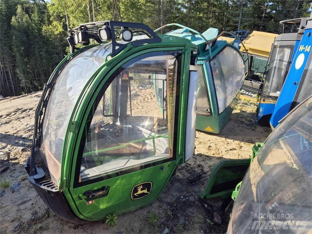 John Deere 1270G Cabins and interior