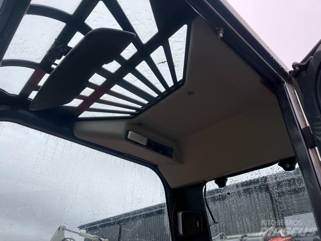 Massey Ferguson 8937 Telescopic Handlers