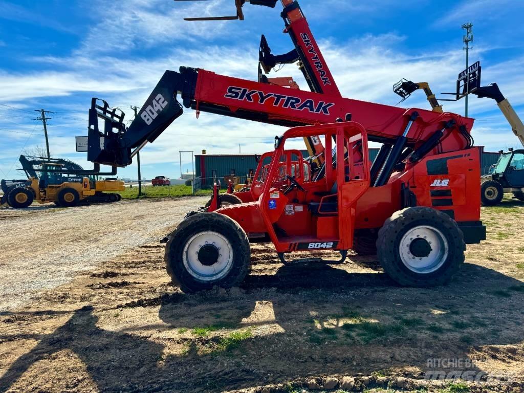 SkyTrak 8042 Telescopic Handlers