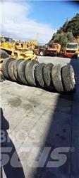 Bridgestone 13R22.5 Tires, wheels and rims
