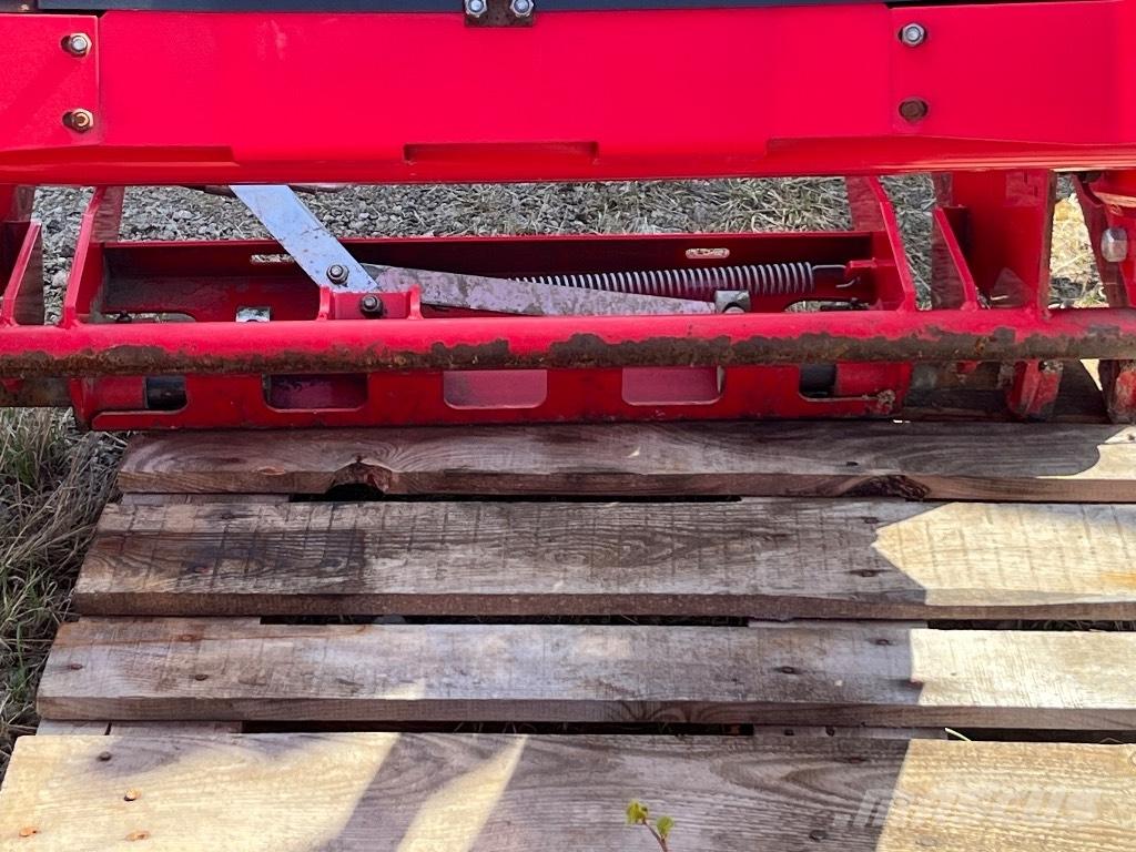 Massey Ferguson 945 Front Loaders