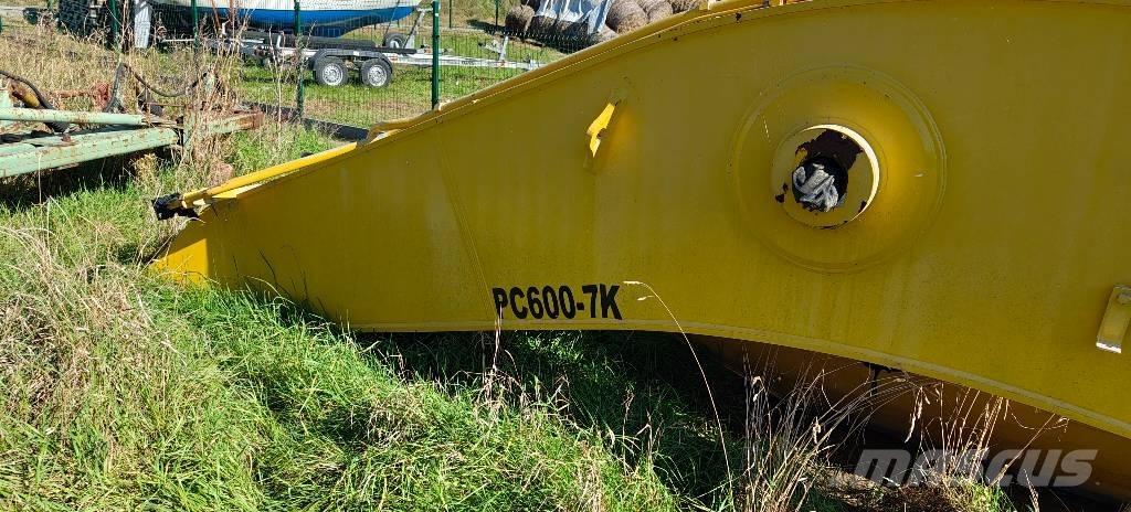 Komatsu PC 600-7K Booms and dippers