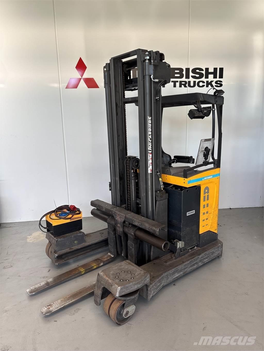 Atlet UFW250 4-way Reach Trucks
