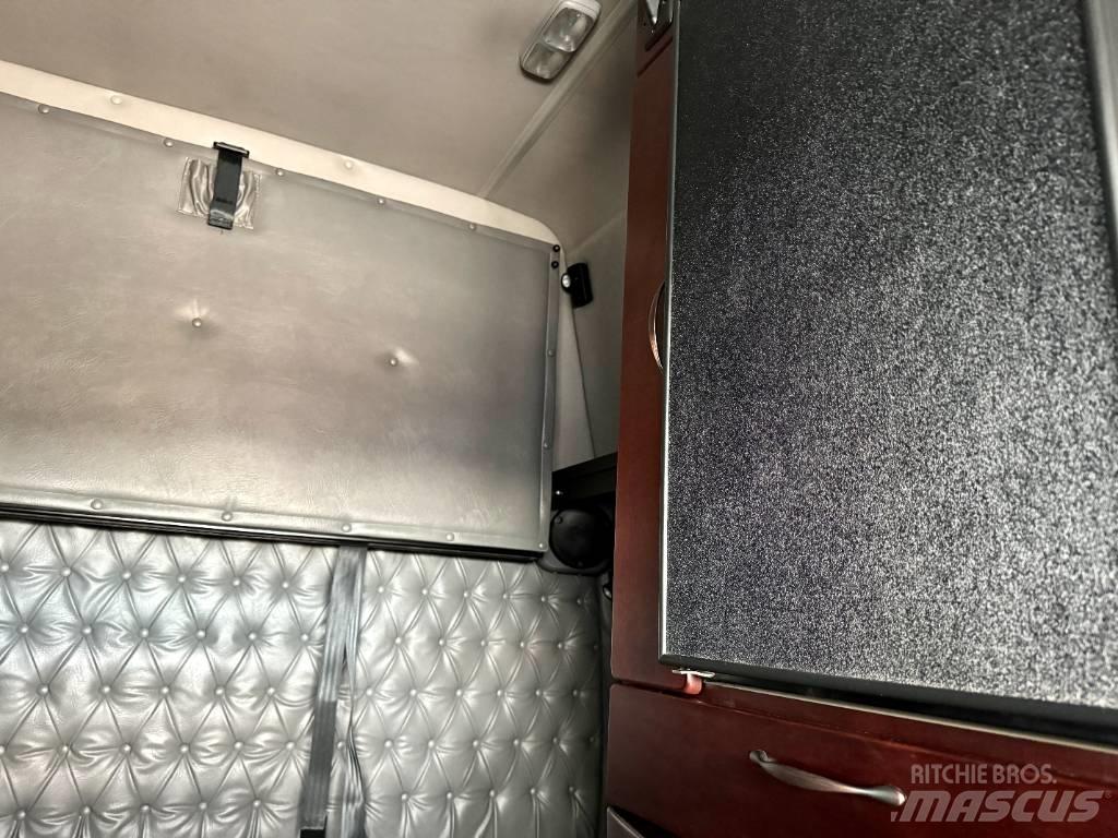 Western Star 4900 Conventional Trucks / Tractor Trucks