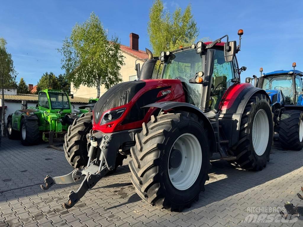 Valtra T234 VERSU Tractors