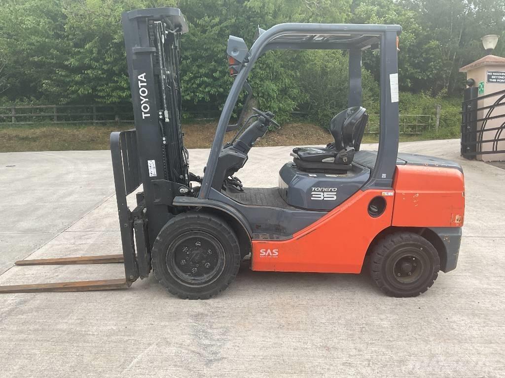 Toyota 02-8 FDJF 35 Diesel Forklifts