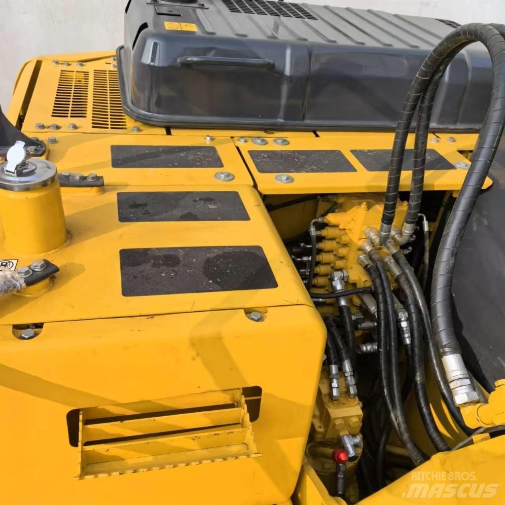 Komatsu PC 130-7 Crawler Excavators
