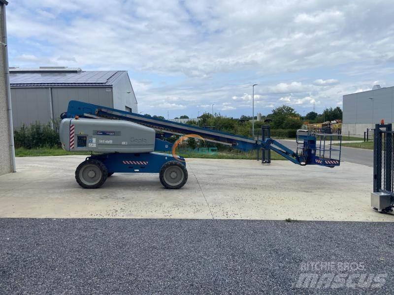 Genie S-65 Articulated boom lifts
