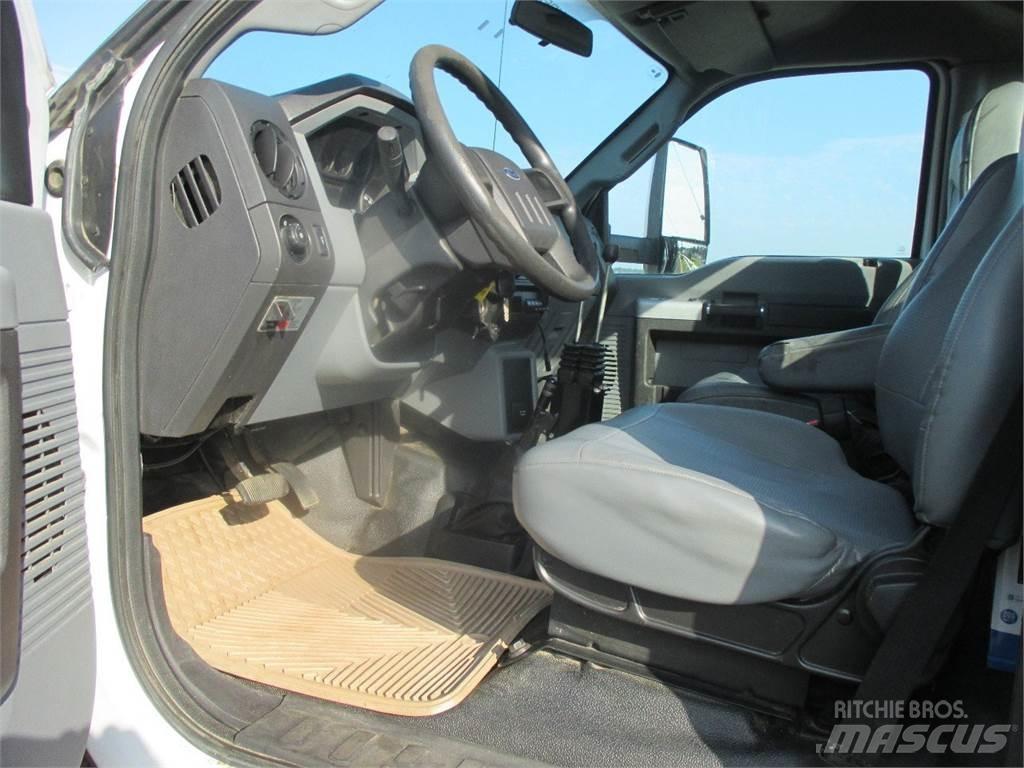 Ford F750 Hook lift trucks