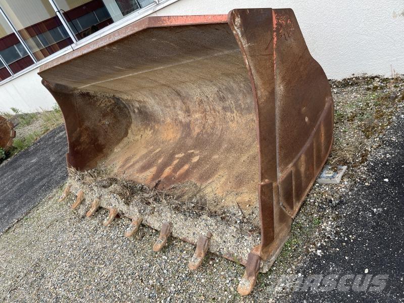 Hitachi ZW310 Buckets