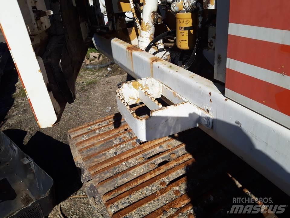 CAT 325LN Forestry Cabin