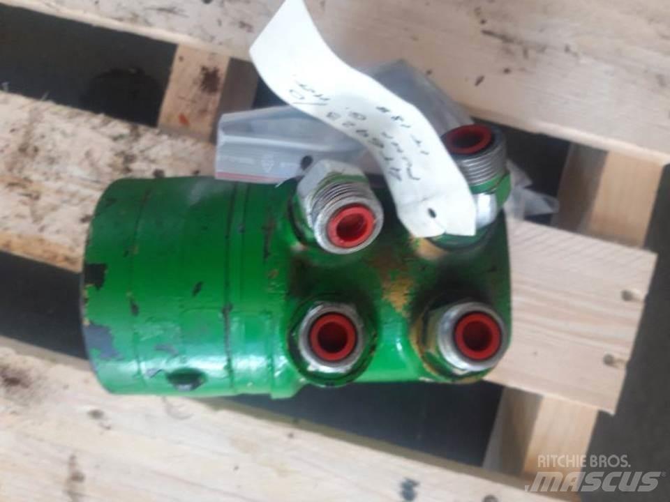 CAT IT18B Hydraulics
