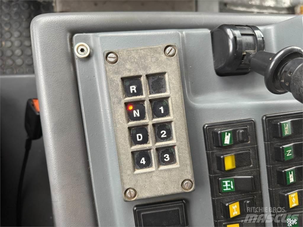 Grove GMK5240 Mobile and all terrain cranes