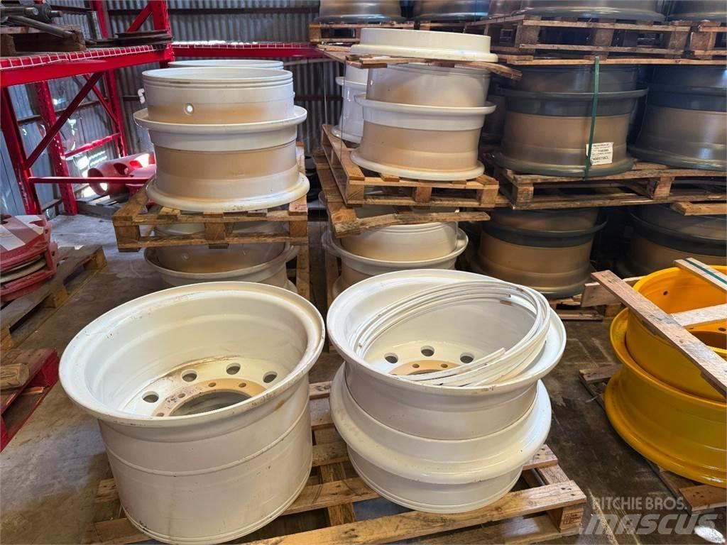 Liebherr  Tires, wheels and rims