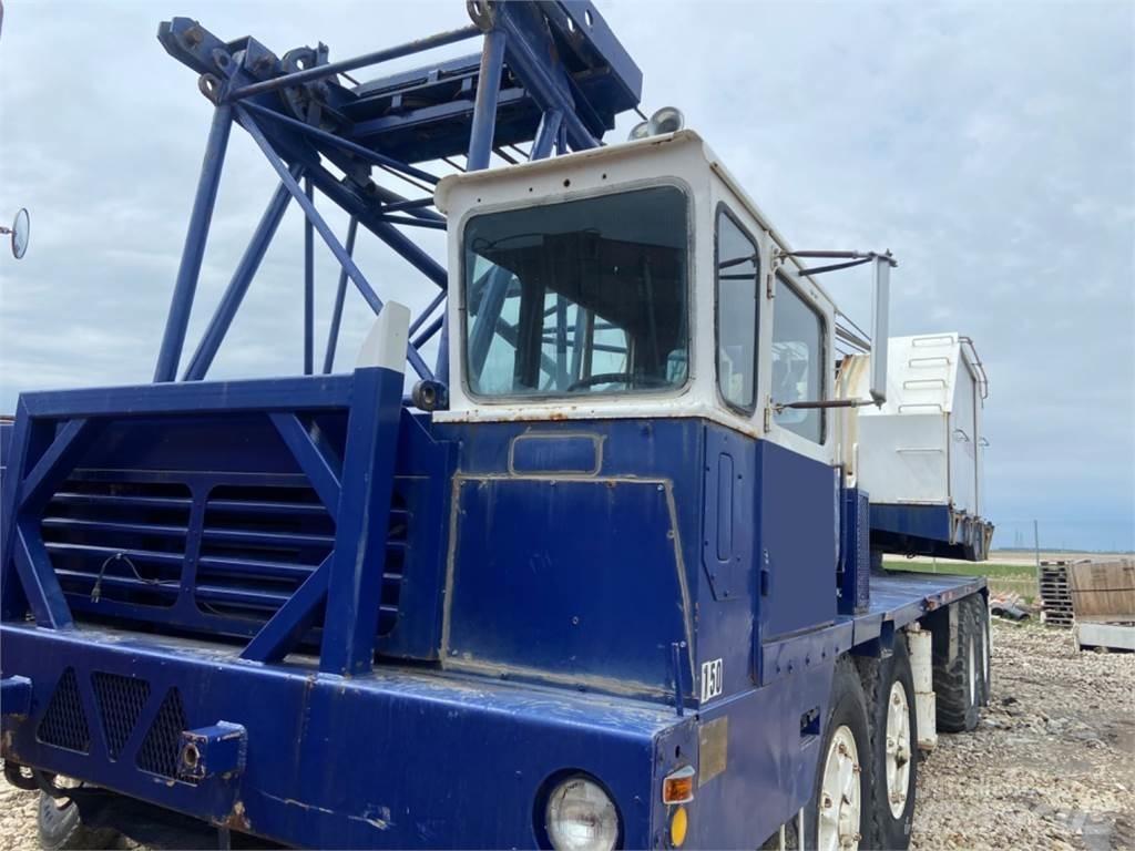 American 7530 Mobile and all terrain cranes