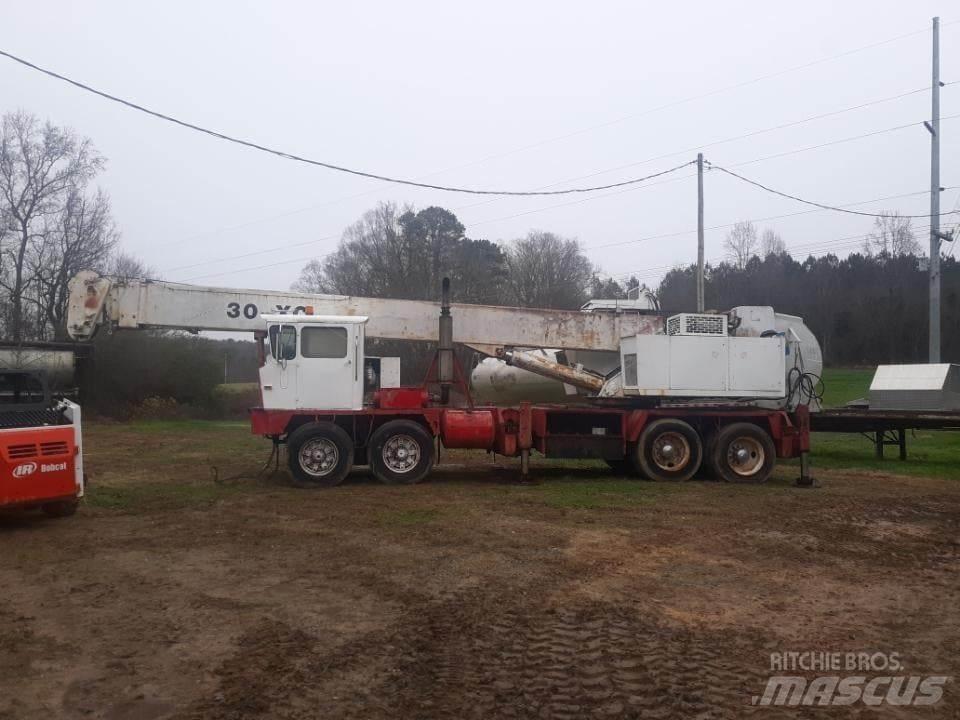 Bucyrus-Erie 30-XC Mobile and all terrain cranes