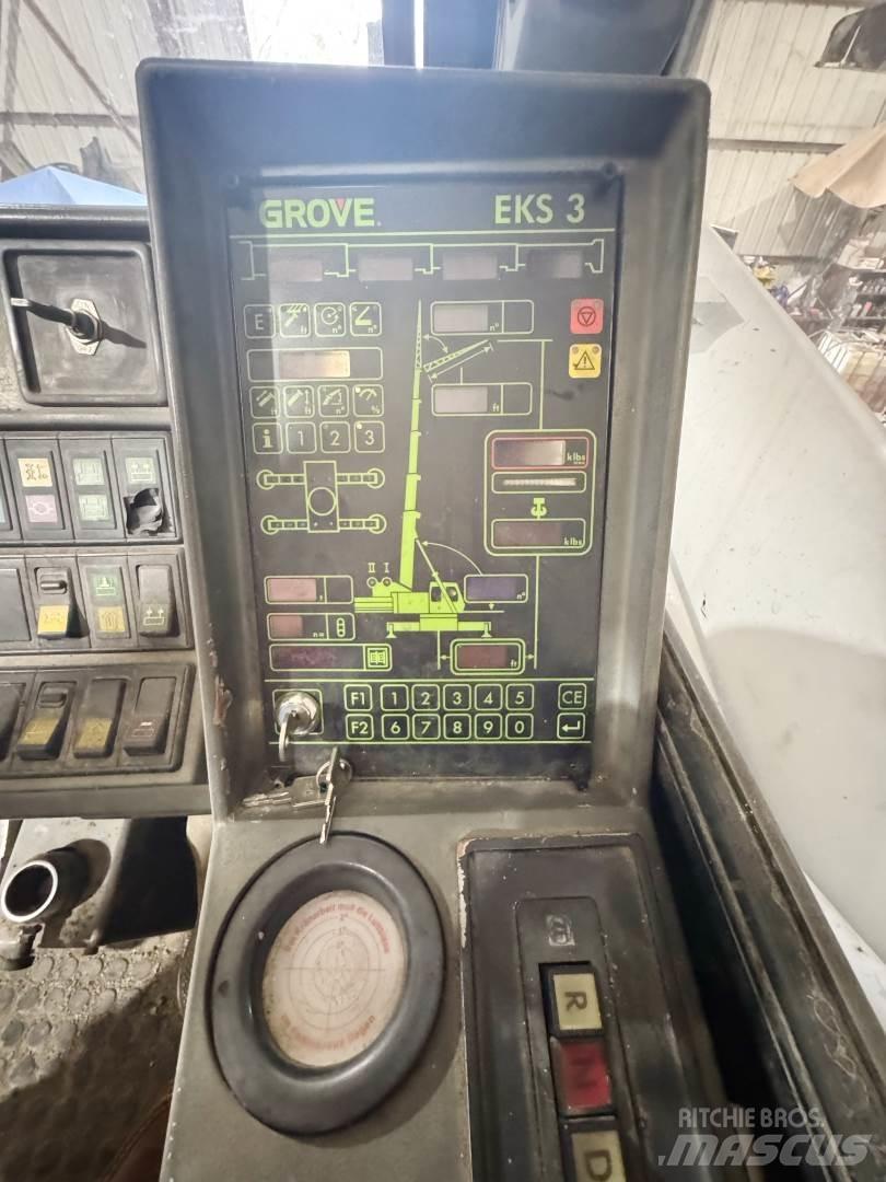 Grove GMK4070 Mobile and all terrain cranes