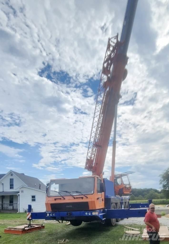Grove GMK4075 Mobile and all terrain cranes