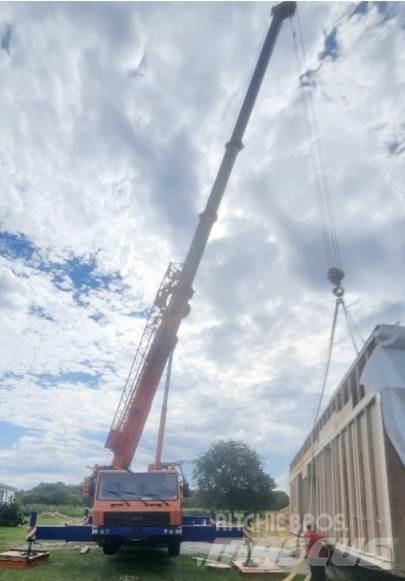 Grove GMK4075 Mobile and all terrain cranes