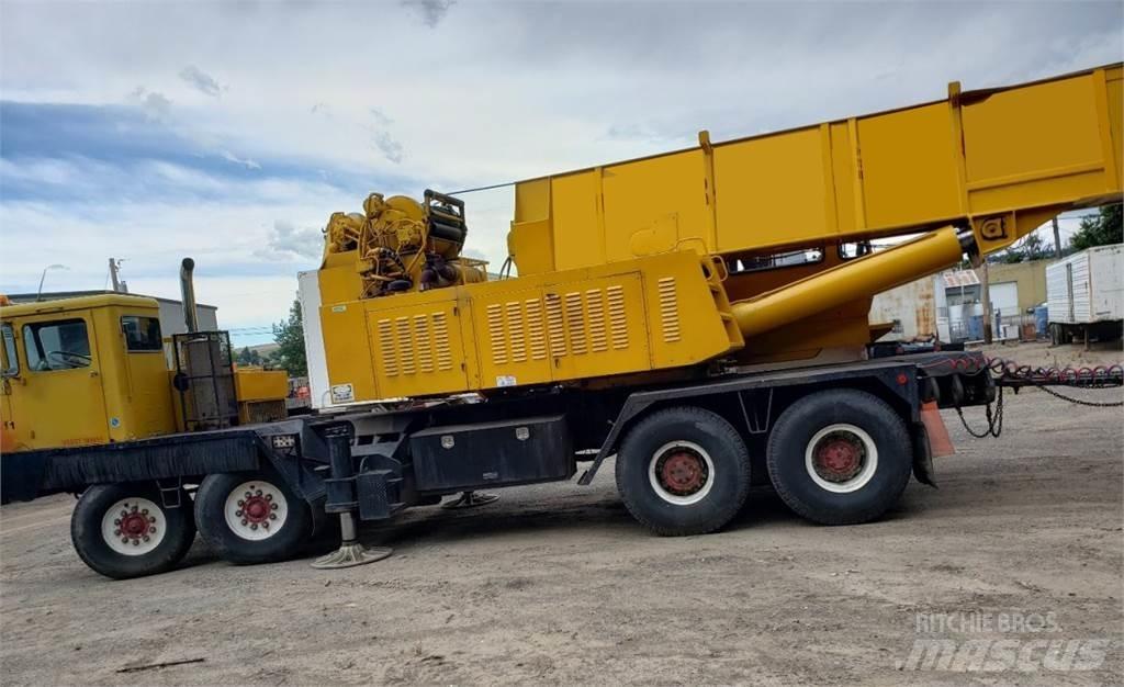 Grove TM800 Mobile and all terrain cranes