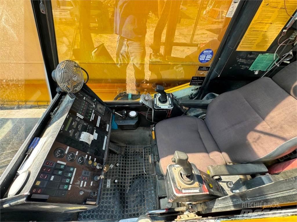 Krupp KMK 6160 Mobile and all terrain cranes
