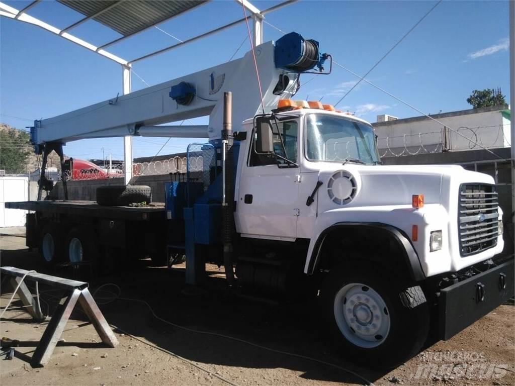 Manitex 30100 Boom / Crane / Bucket Trucks