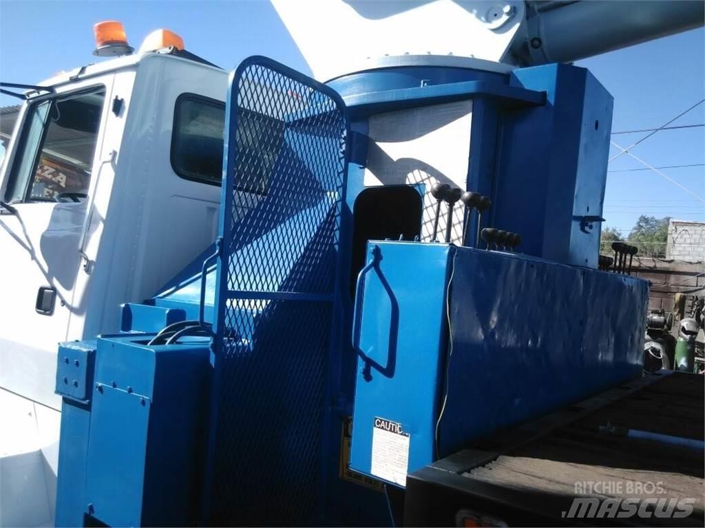 Manitex 30100 Boom / Crane / Bucket Trucks