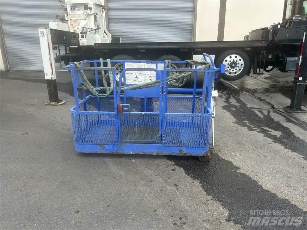 Tadano TM-20110 Boom / Crane / Bucket Trucks