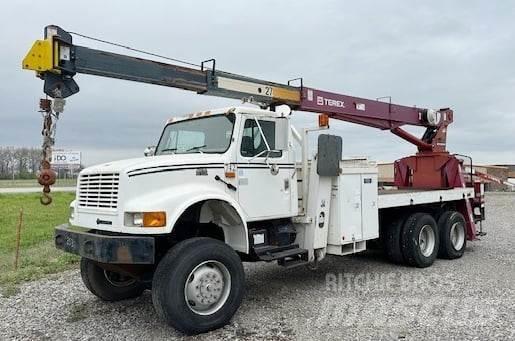 Terex BT 2047 Boom / Crane / Bucket Trucks