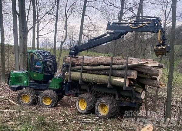 John Deere 1010 E Harvesters