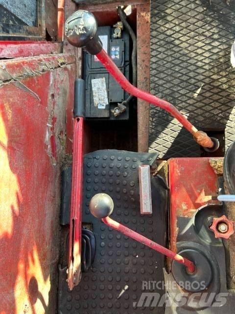 International 955-A Tractors